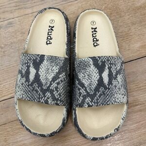 Mudd Women 7 Python‎ Slide EVA Sole Sandals 279